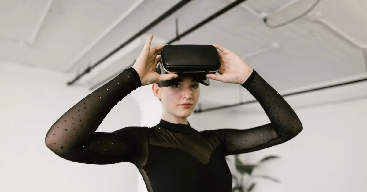 Virtual erotic spaces face predatory risks without effective regulation