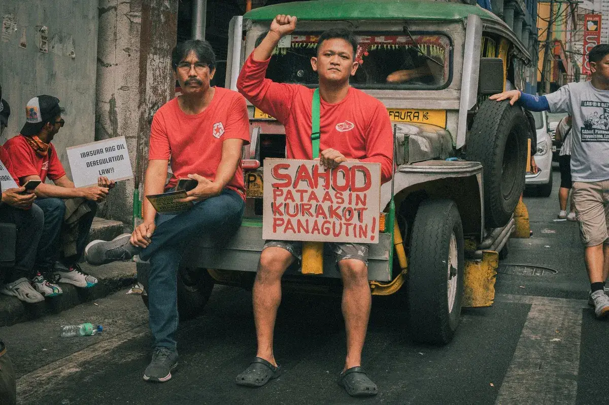 Healthcare workers demand García's exit amid system deterioration and understaffing