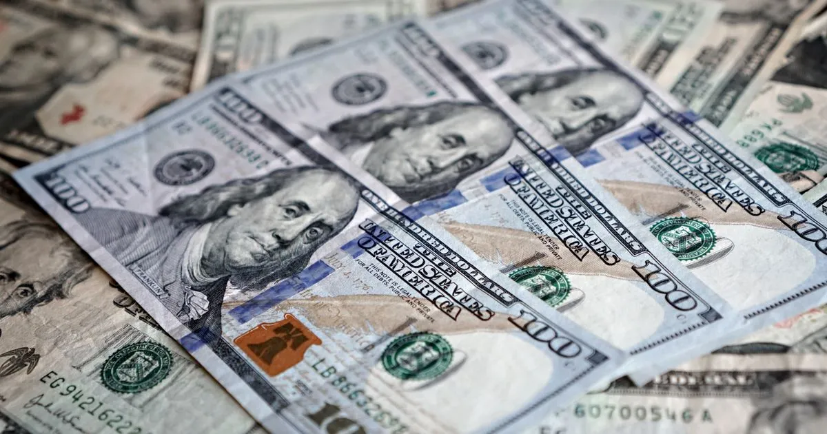 Dollar's reign threatened: how U.S. loses financial leverage with nations