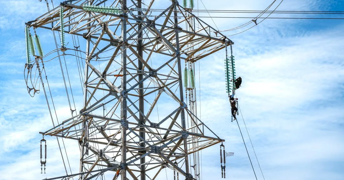 Energy workers face uncertainty as crude prices collapse