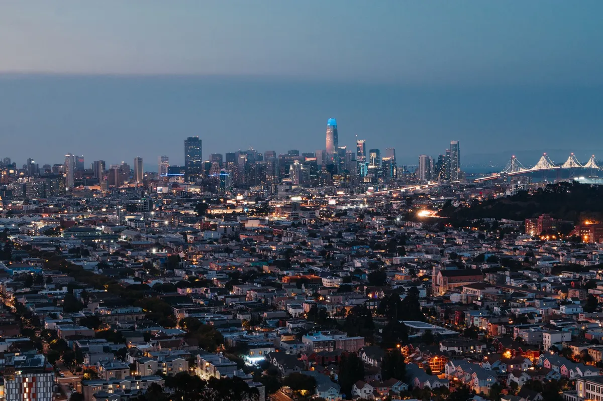 Pope challenges Silicon Valley concentration and democratic fragmentation