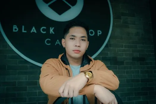 Bigflo & Oli break through gatekeeping: from stigma to major festival circuit
