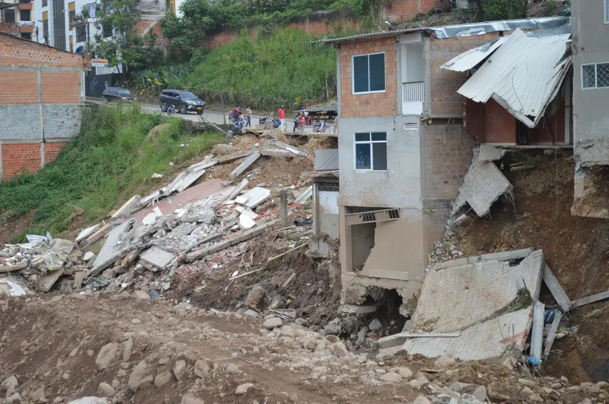 Venezuela Earthquake: 920 Dead, 50,200 Missing as Structural Failures in Informal Housing Drive Catastrophe