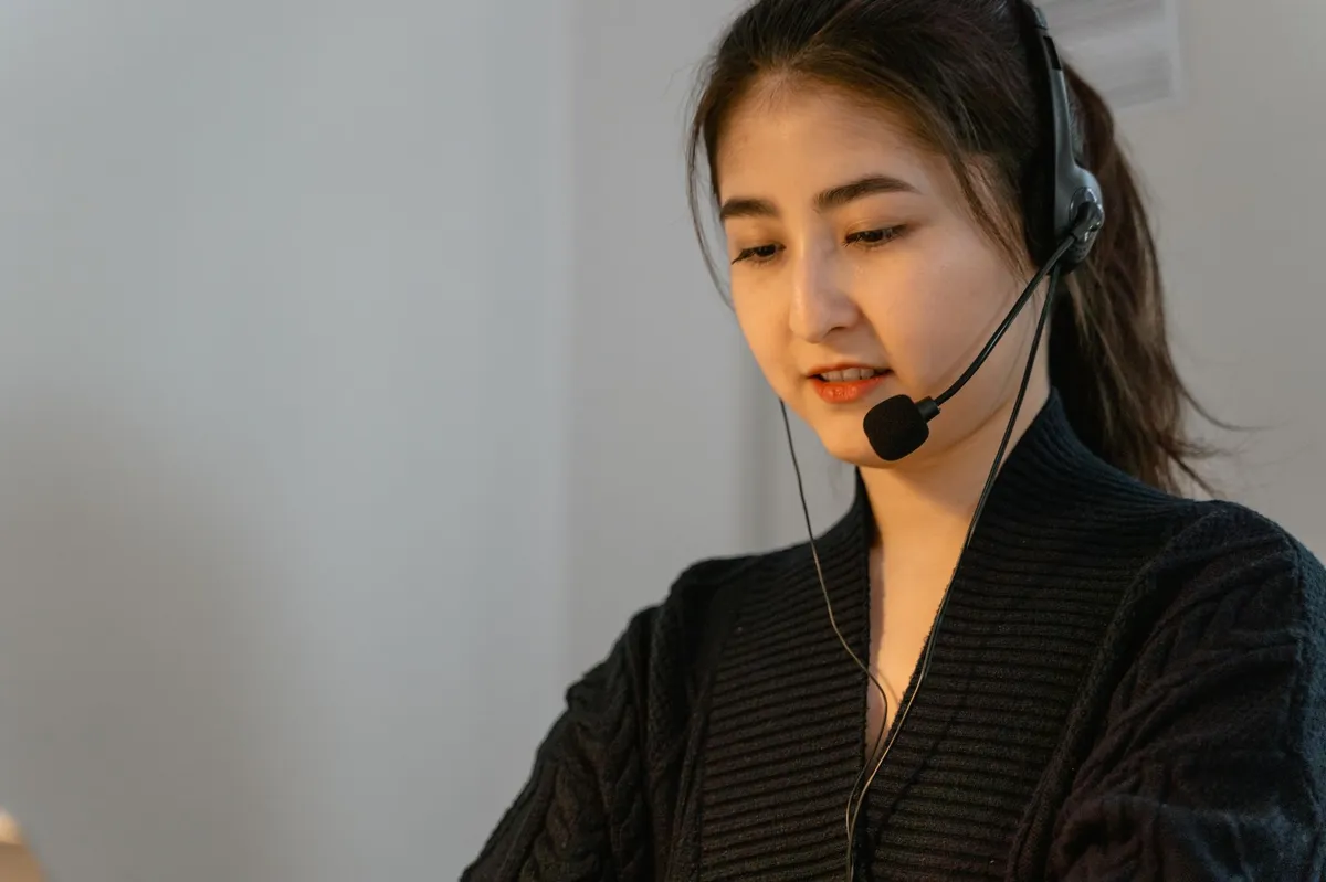 Japanese residents turn to hotline to report social media scams