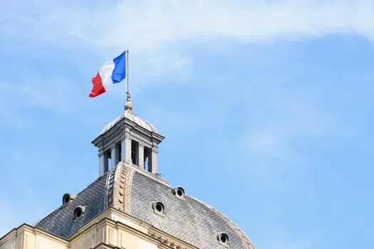 Former RT France chief avoids EU sanctions, remains on French television