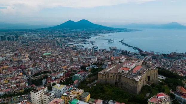 Elite tourism in Naples raises questions about cultural access