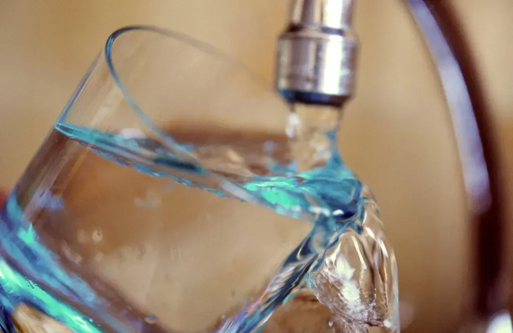 France's Tap Water Survived Five Heatwaves, But 40,000 People Already Lost Access