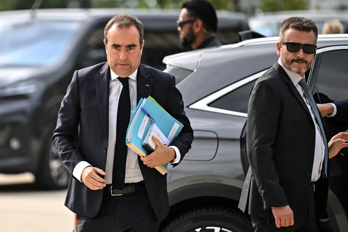 Jeers in Le Porge: Families Who Lost Everything Confront a Prime Minister Who Would Not Stop