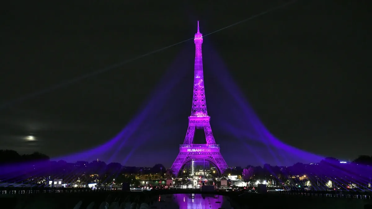 Gas bills rise, flights halt and yellow vests return as France faces October crisis