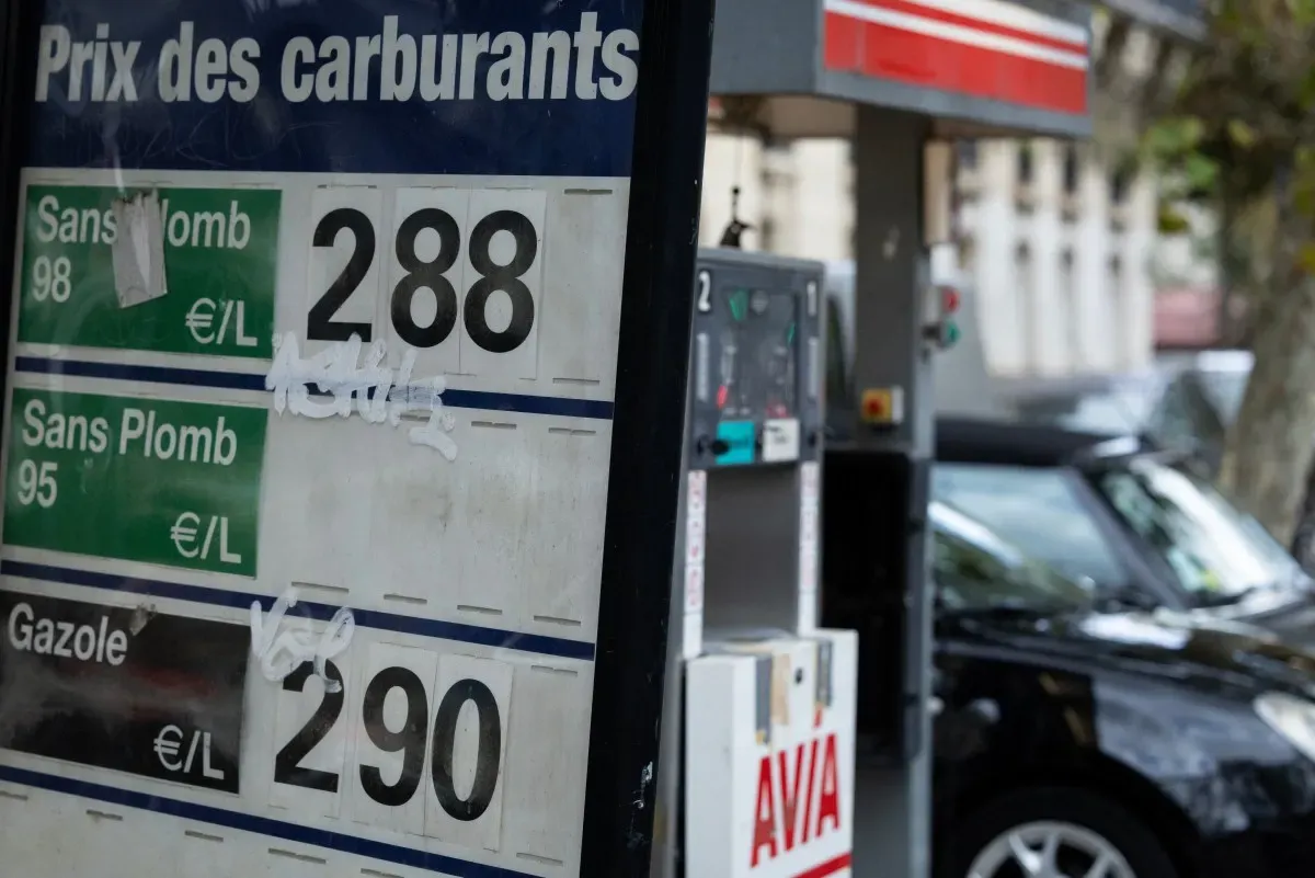 Record fuel prices force French workers to choose between gas and food