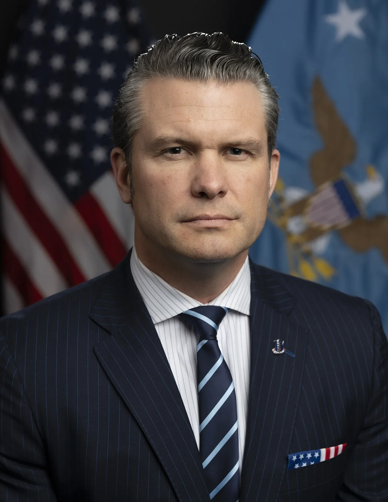 Retrato oficial del secretario de Defensa de Estados Unidos, Pete Hegseth